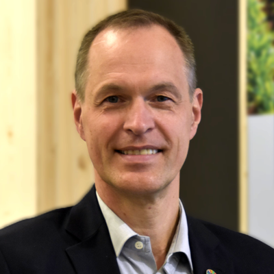 Dr. Kristian Moeller